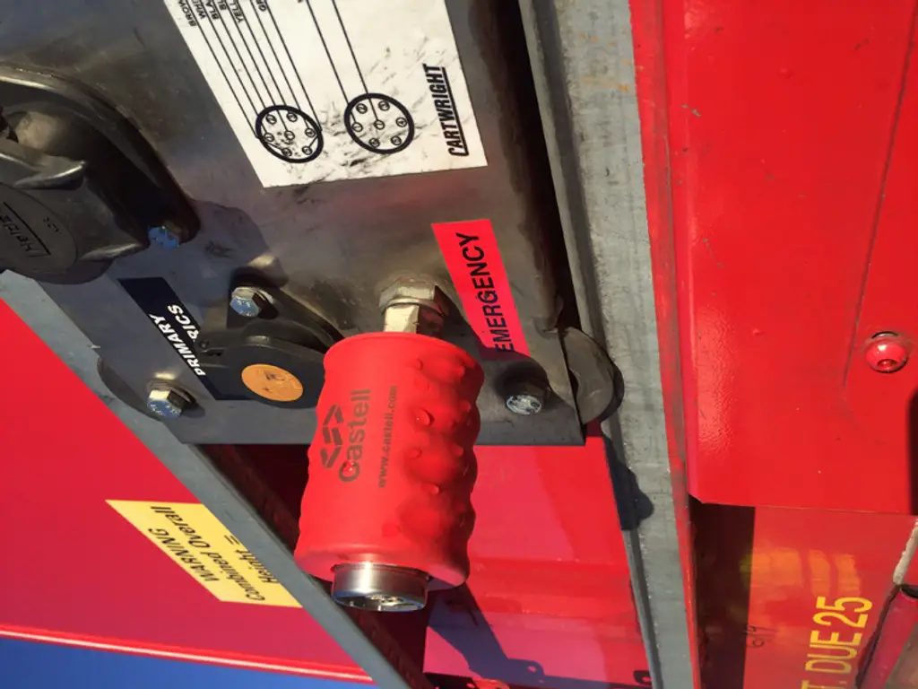 Scenario 1: Susie lock fitted to emergency airline as part of Salvo Smart Key Manager workflow
