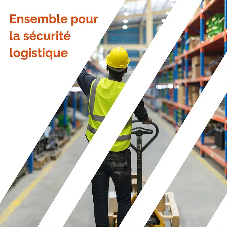 Cariste transportant une palette dans un entrep&ocirc;t pour une logistique efficace