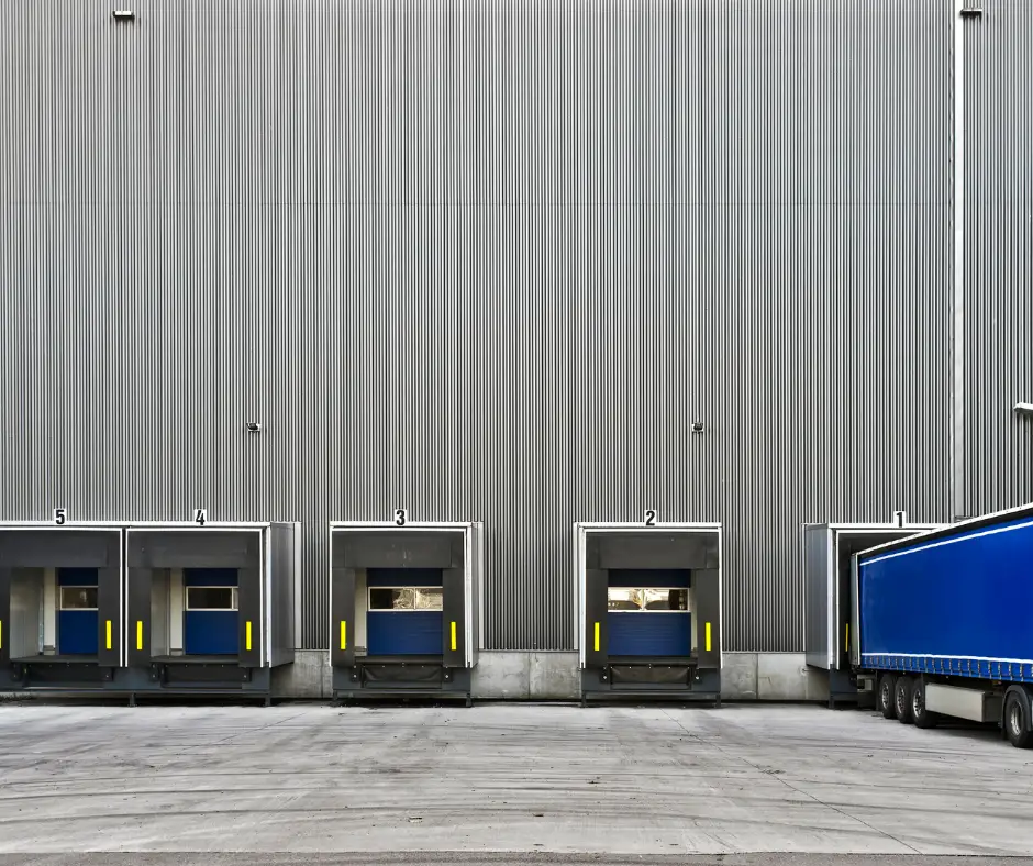 Porte de quai de chargement s&eacute;curis&eacute;e