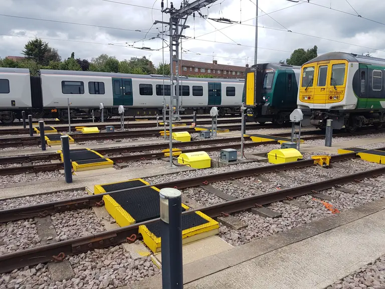 Zonegreen on rail tracks